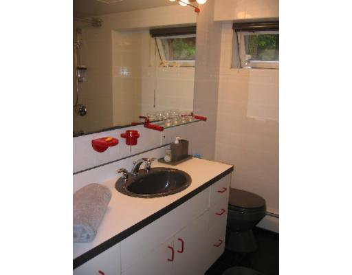 18 Ellen Road Burlington, MA 01803 - Photo 22 of 23 Gallery Image 22