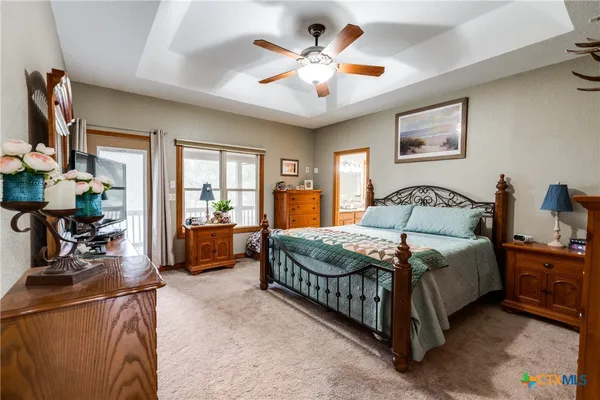 $1,400,000 | 1657 County Road 434, Stockdale, TX 78160