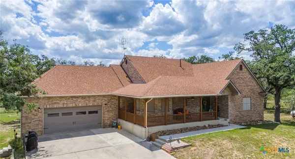 $1,400,000 | 1657 County Road 434, Stockdale, TX 78160