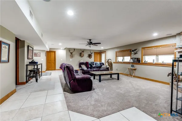 $1,400,000 | 1657 County Road 434, Stockdale, TX 78160