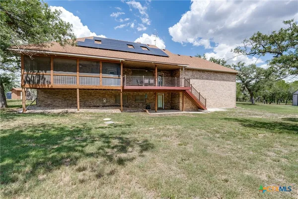 $1,400,000 | 1657 County Road 434, Stockdale, TX 78160