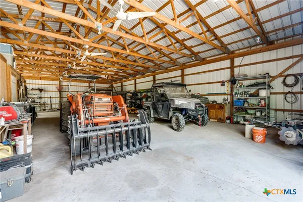 $1,400,000 | 1657 County Road 434, Stockdale, TX 78160