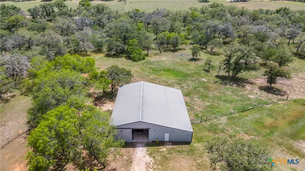 $1,400,000 | 1657 County Road 434, Stockdale, TX 78160