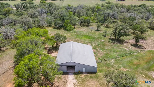 $1,400,000 | 1657 County Road 434, Stockdale, TX 78160