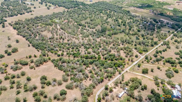 $1,400,000 | 1657 County Road 434, Stockdale, TX 78160