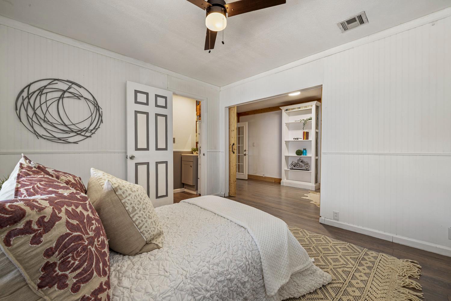 2621 Prescott Road, Unit 79 Modesto, CA 95350 - Photo 29 of 41 a bedroom with a bed and a window