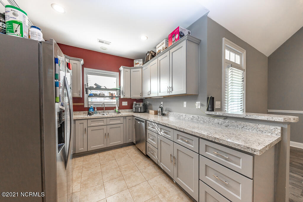 475 Nine Foot Road Newport, NC 28570 - Photo 6 of 26 IMG_3504