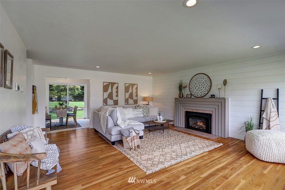209 East View Ridge Drive Everett, WA 98203 - Photo 3 of 20 Gallery Image 3