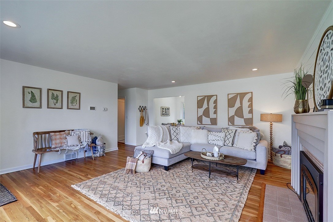 209 East View Ridge Drive Everett, WA 98203 - Photo 4 of 20 Gallery Image 4
