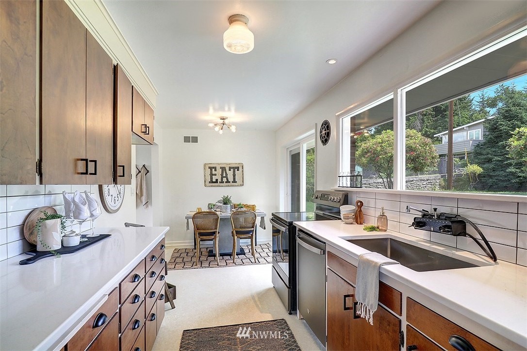 209 East View Ridge Drive Everett, WA 98203 - Photo 9 of 20 Gallery Image 9