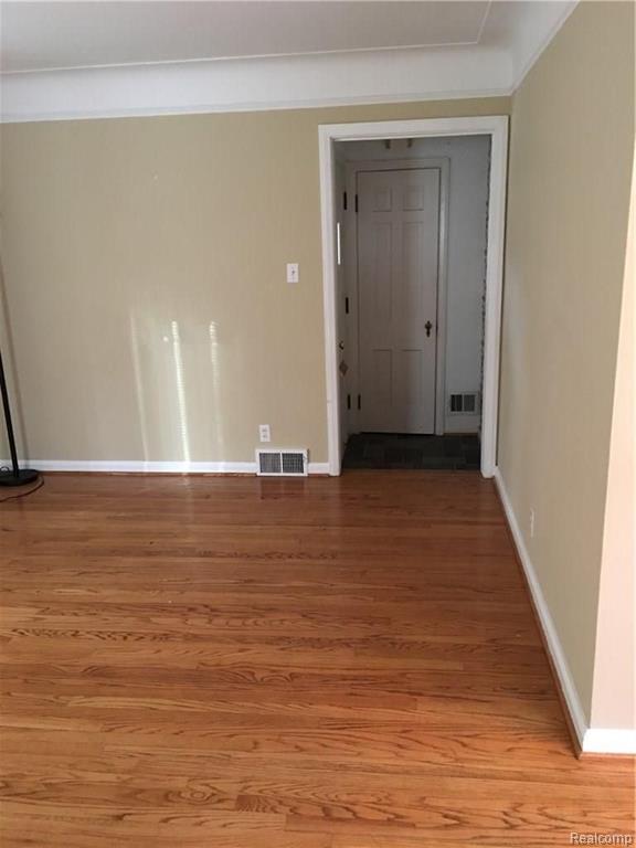 1308 Roslyn Road Grosse Pointe, MI 48236 - Photo 10 of 21