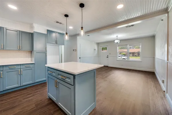 $289,000 | 544 Northwest King Street, Burleson, TX 76028