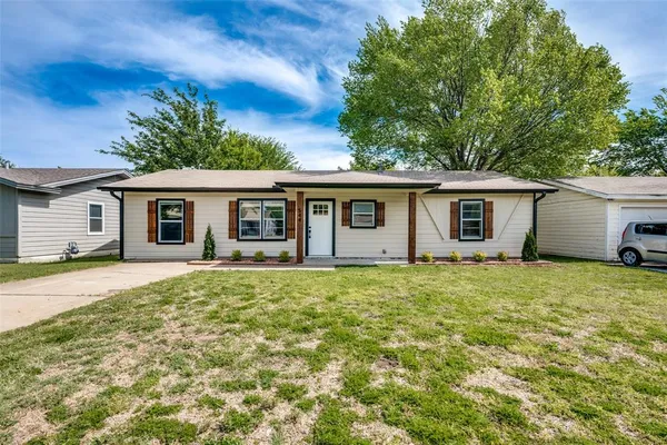 $289,000 | 544 Northwest King Street, Burleson, TX 76028