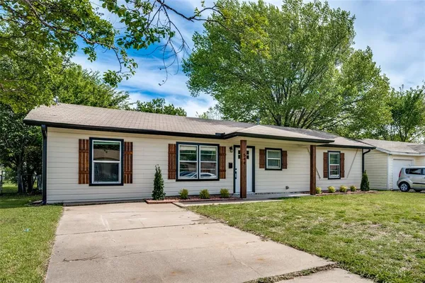 $289,000 | 544 Northwest King Street, Burleson, TX 76028