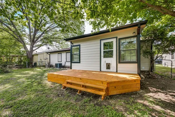 $289,000 | 544 Northwest King Street, Burleson, TX 76028