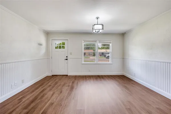$289,000 | 544 Northwest King Street, Burleson, TX 76028