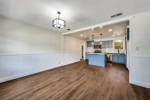 $289,000 | 544 Northwest King Street, Burleson, TX 76028