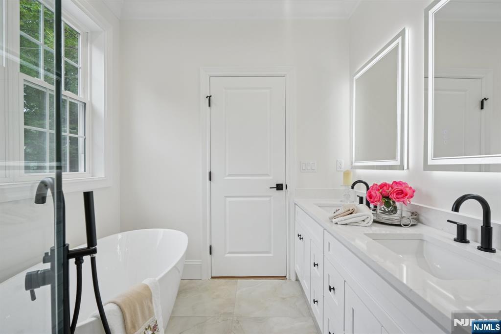 7 Franklin Avenue Livingston, NJ 07039 - Photo 23 of 45