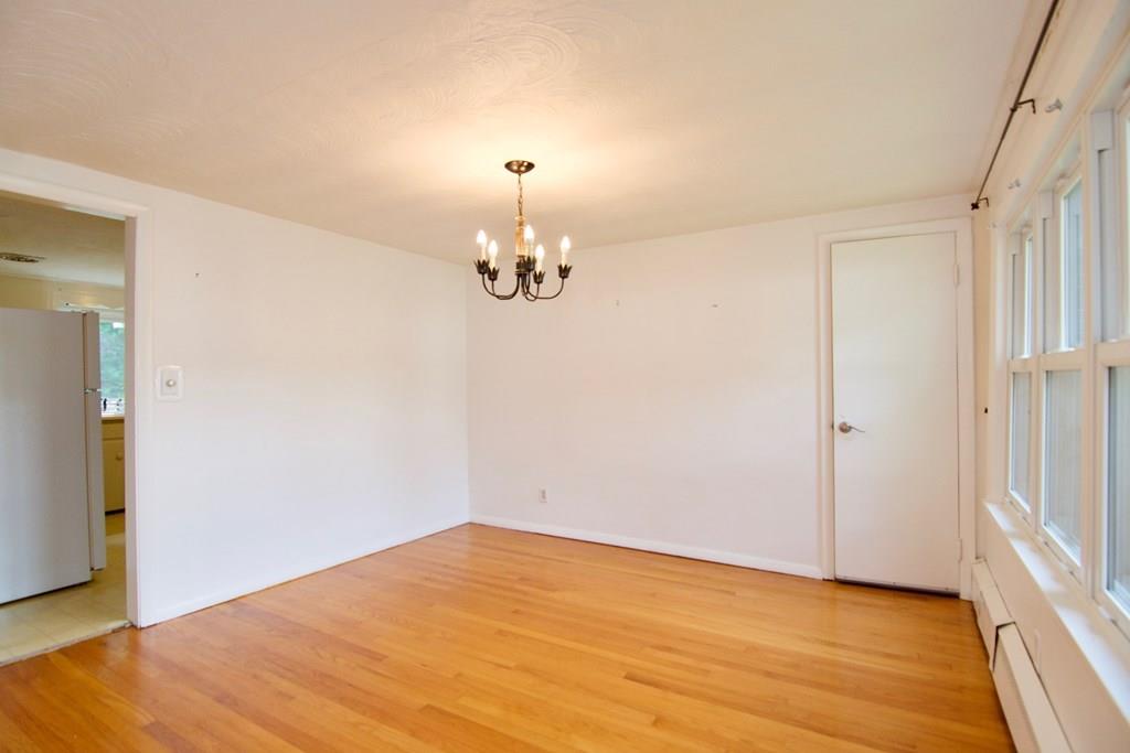 75 Macomber Avenue Springfield, MA 01119 - Photo 11 of 27