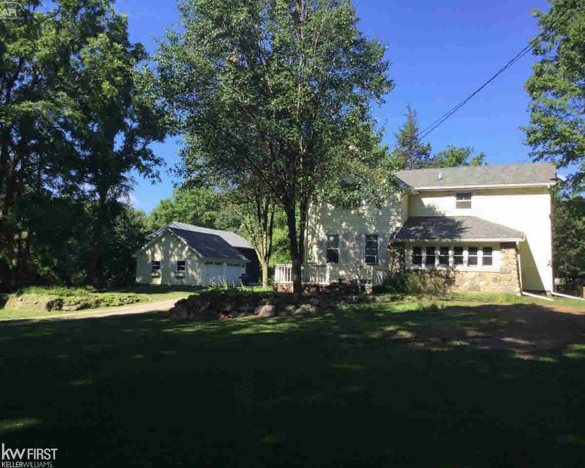 16452 Tucker Road Holly, MI 48442 - Photo 4 of 36 21352075-3.JPG