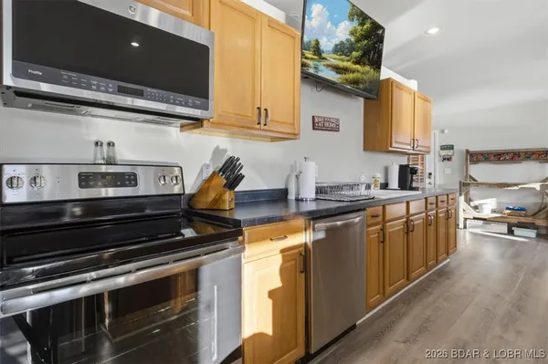 $369,900 | 411 Nichol Road, Edwards, MO 65326