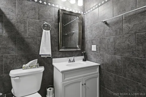 $369,900 | 411 Nichol Road, Edwards, MO 65326