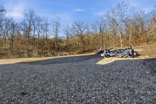 $369,900 | 411 Nichol Road, Edwards, MO 65326