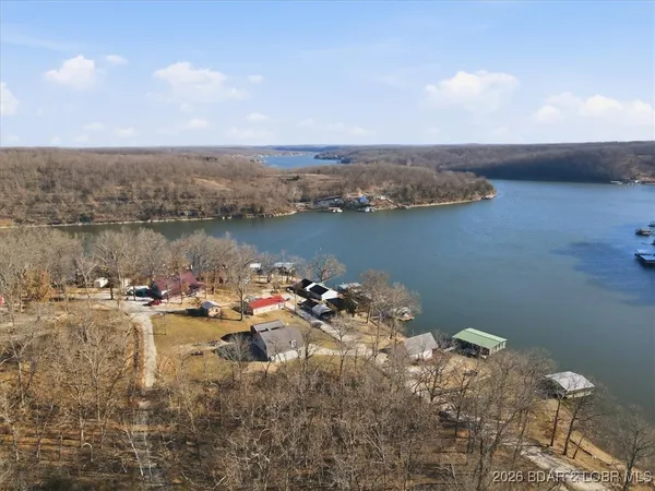 $369,900 | 411 Nichol Road, Edwards, MO 65326
