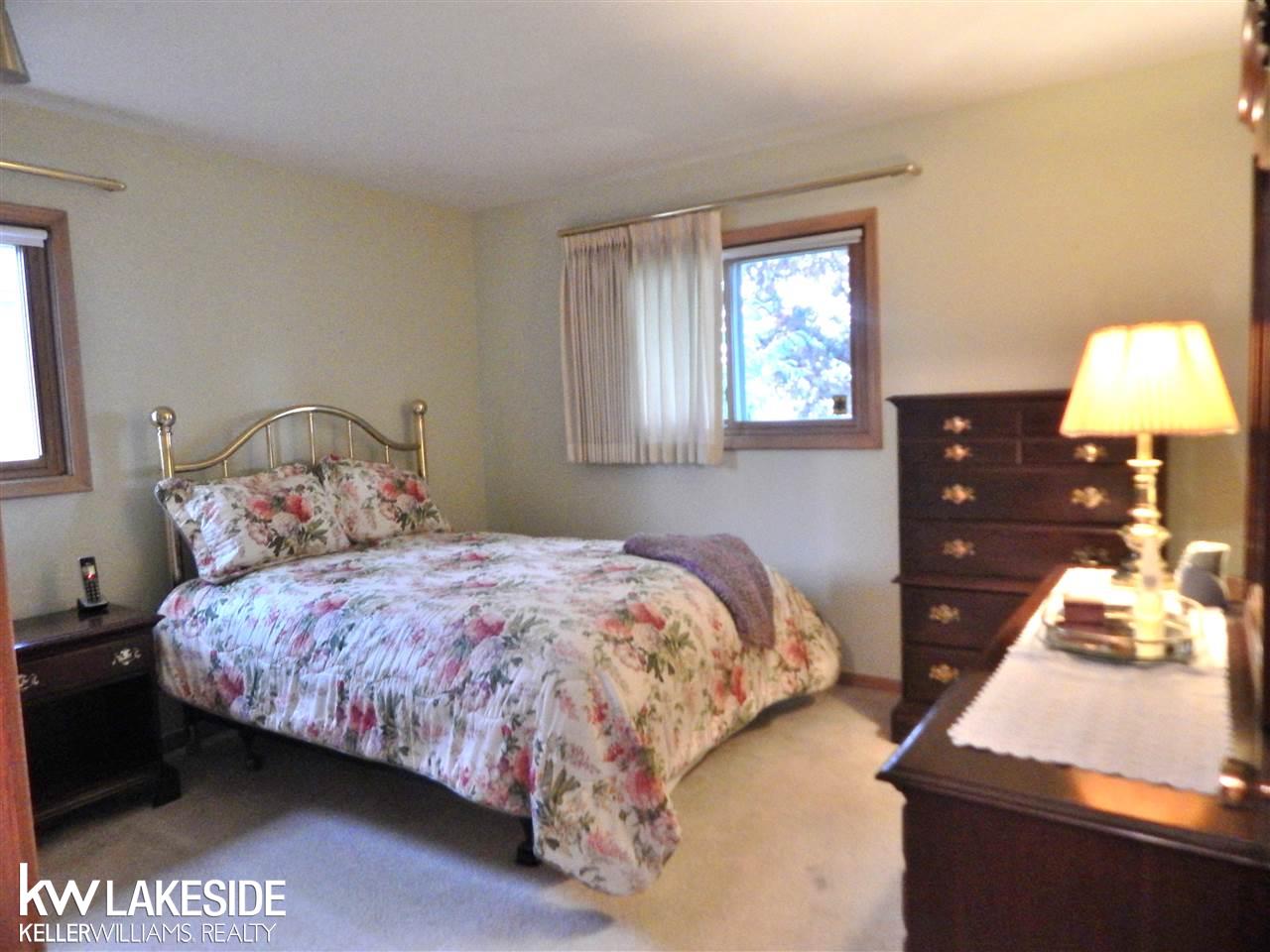 11378 Racine Road Warren, MI 48093 - Photo 11 of 17 31304627-10.JPG