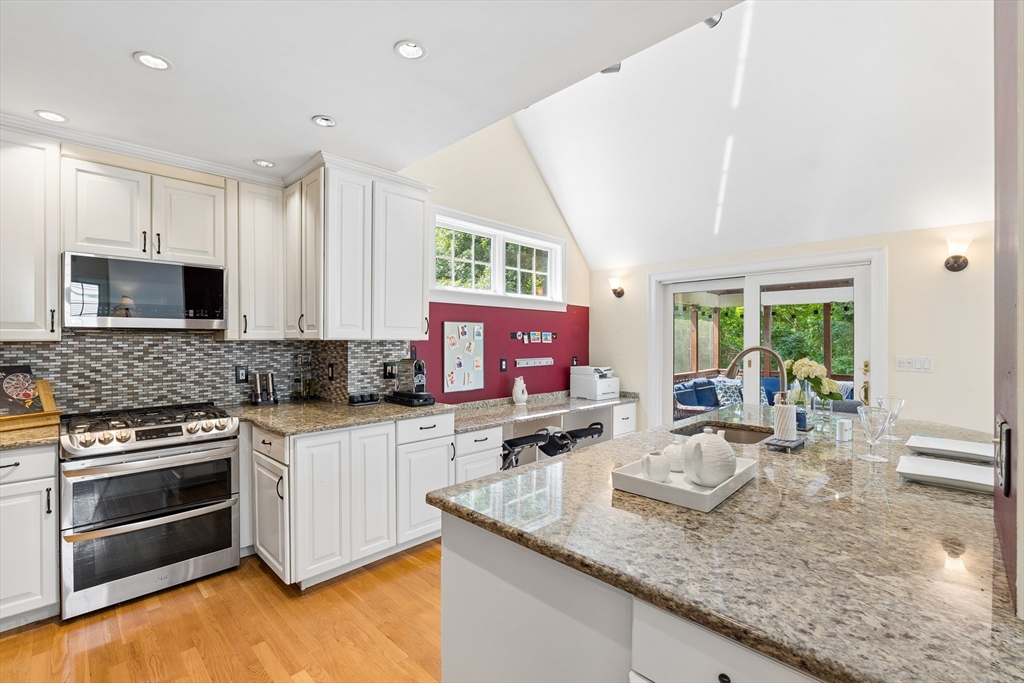 136 Davis Road, Unit 136 Acton, MA 01720 - Photo 2 of 42