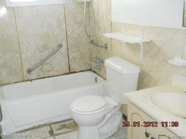 23 East Pleasant Street River Rouge, MI 48218 - Photo 10 of 14 DSCN3803.JPG