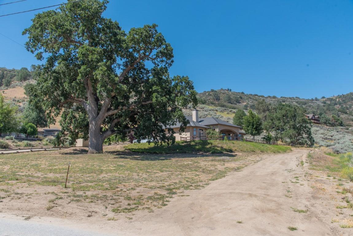 22541 Fargo Way Tehachapi, CA 93561 - Photo 2 of 33 b2 (1) (Medium)