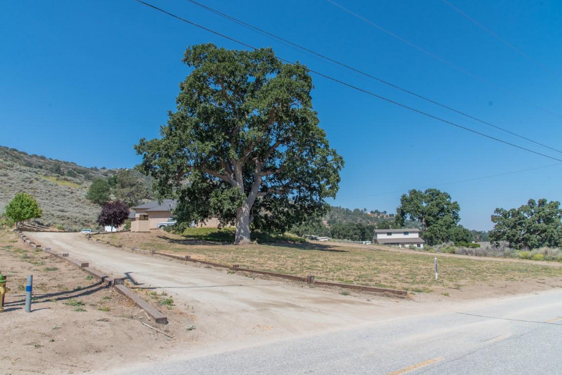 22541 Fargo Way Tehachapi, CA 93561 - Photo 3 of 33 b2 (2) (Medium)