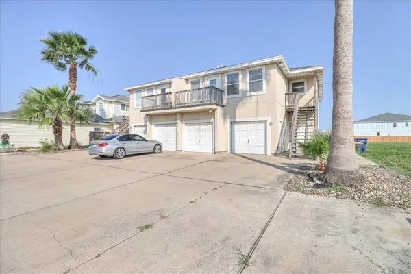 $1,695 | 13986 Fortuna Bay Drive, Unit D, Corpus Christi, TX 78418
