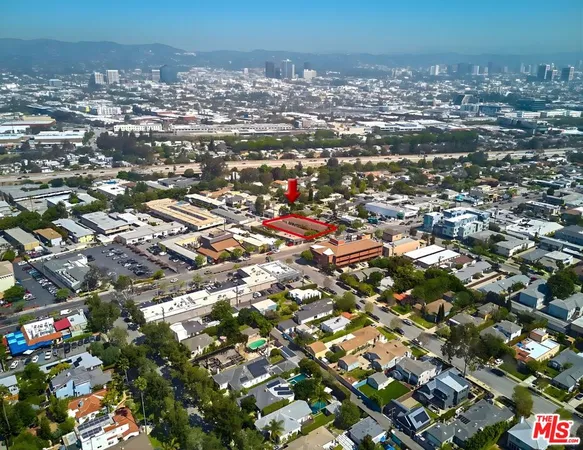 $5,990,000 | 2711 Pico Boulevard, Santa Monica, CA 90405