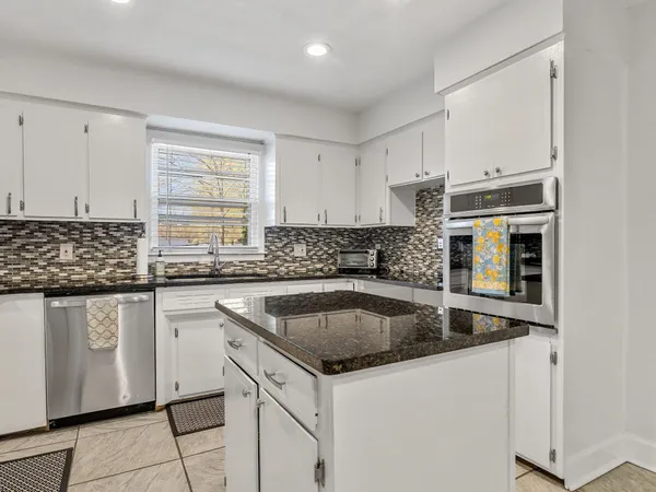 $259,900 | 142 Woodhaven Drive, Spartanburg, SC 29307