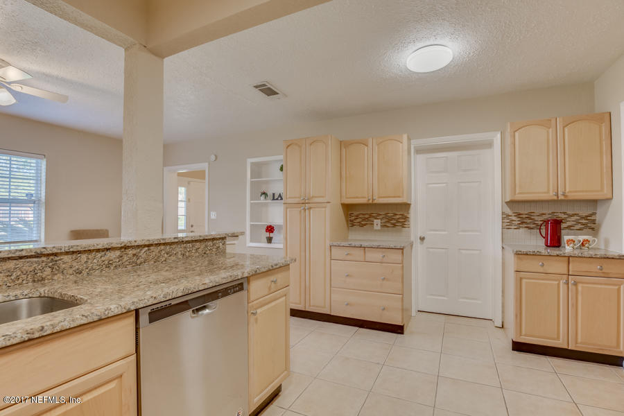 469 Nightingale Road Jacksonville, FL 32216 - Photo 12 of 31 469 Nightingale Road (11 of 31)