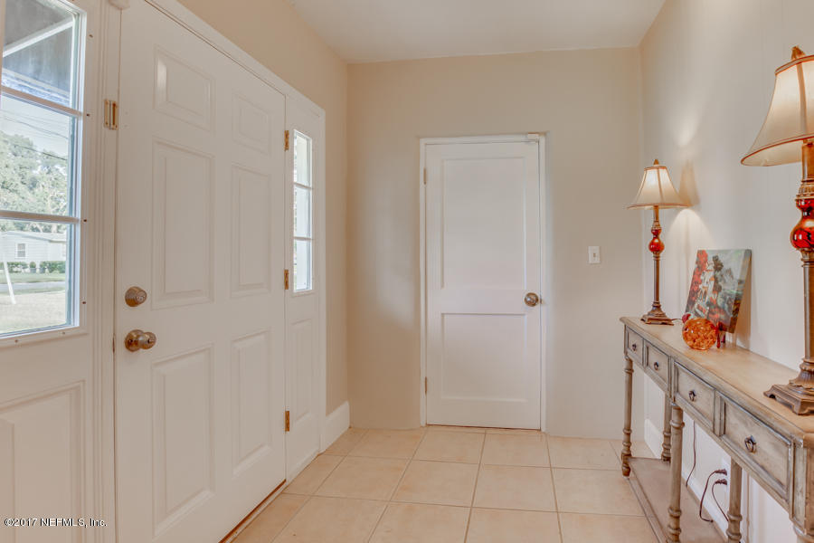 469 Nightingale Road Jacksonville, FL 32216 - Photo 7 of 31 469 Nightingale Road (6 of 31)