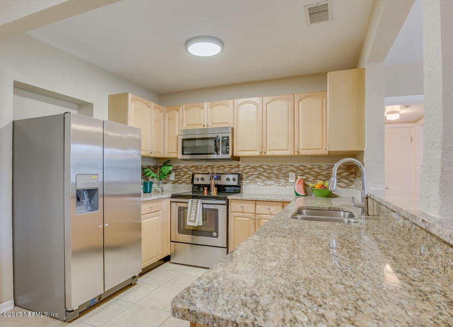 469 Nightingale Road Jacksonville, FL 32216 - Photo 10 of 31 469 Nightingale Road (9 of 31)