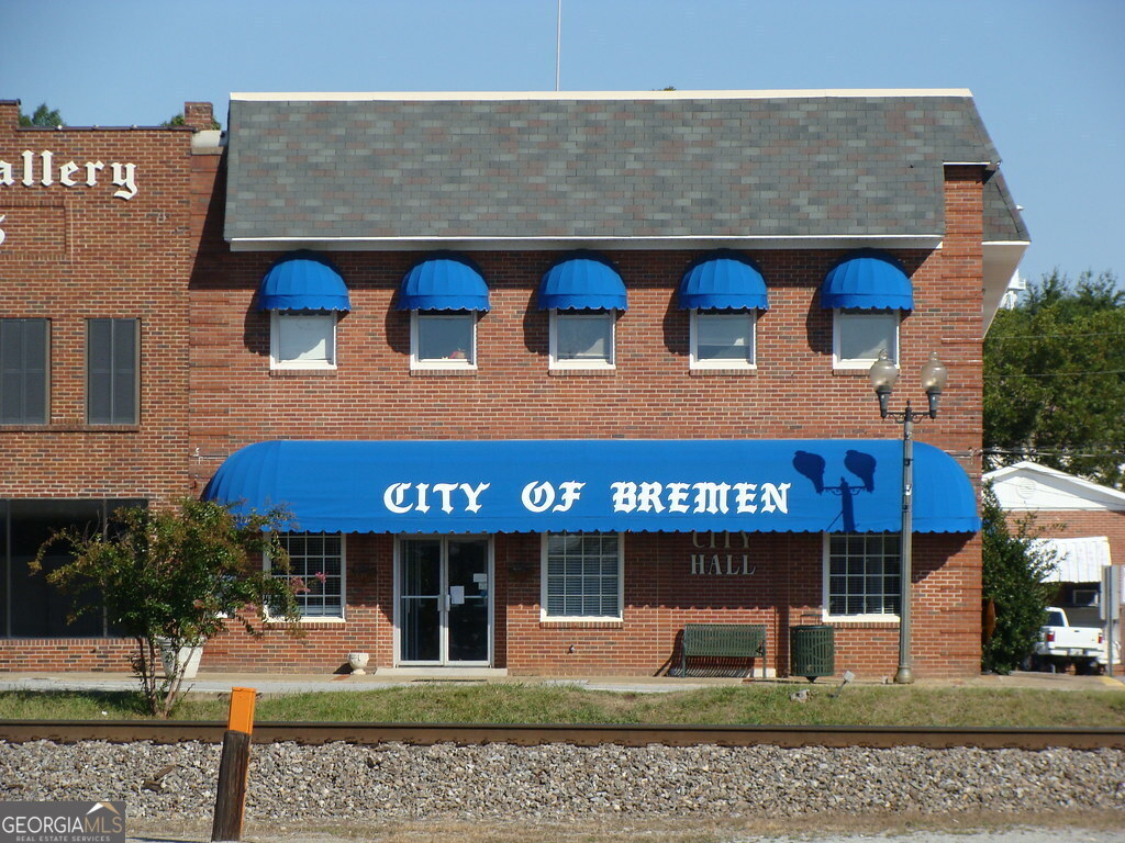805 Laurel Street Bremen, GA 30110 - Photo 24 of 33 a view of a building with retail shop