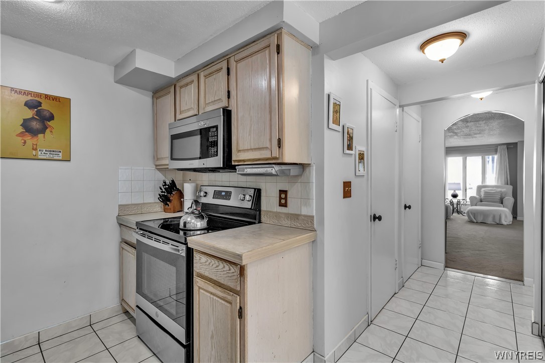 16 Harrogate Square Amherst, NY 14221 - Photo 11 of 29