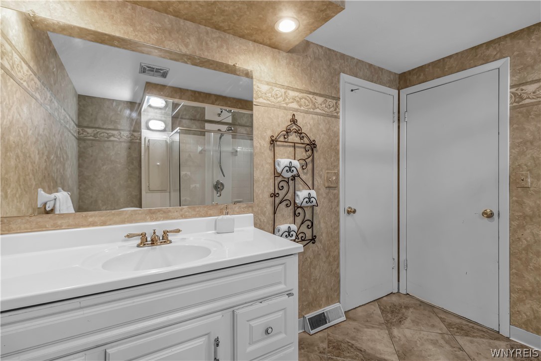 16 Harrogate Square Amherst, NY 14221 - Photo 18 of 29