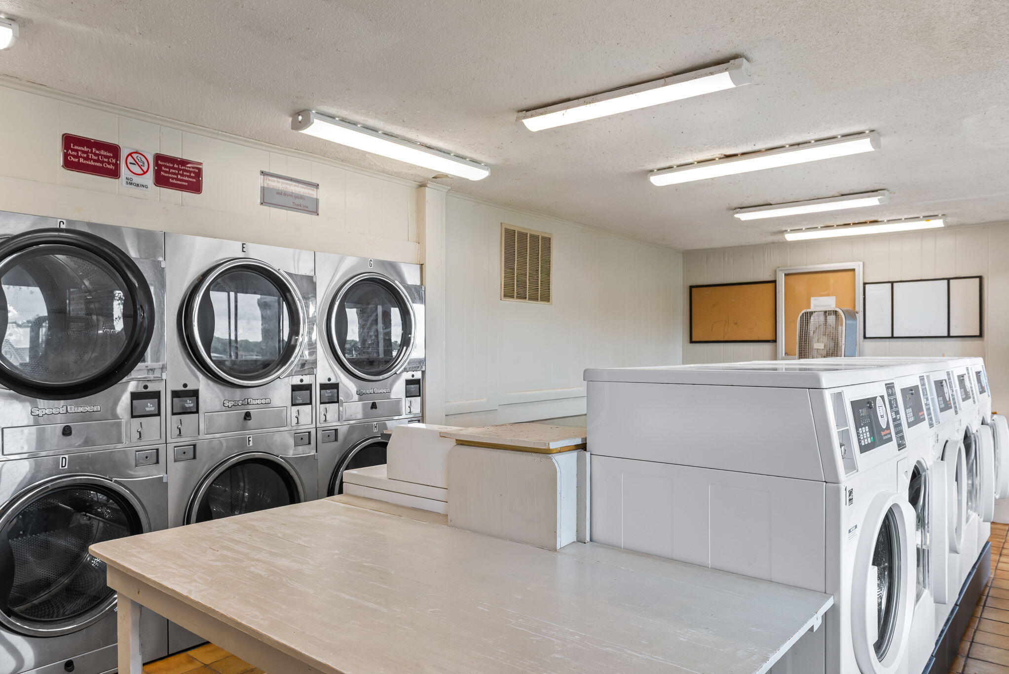 210 Pelham Road, Unit B107 Fort Walton Beach, FL 32547 - Photo 14 of 14 a view of living room washer and dryer