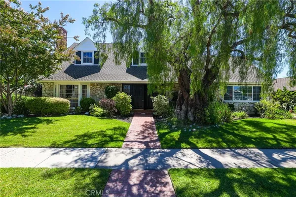$2,199,000 | 11672 Foster Road, Rossmoor, CA 90720