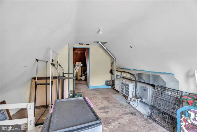 a view of entryway and hall