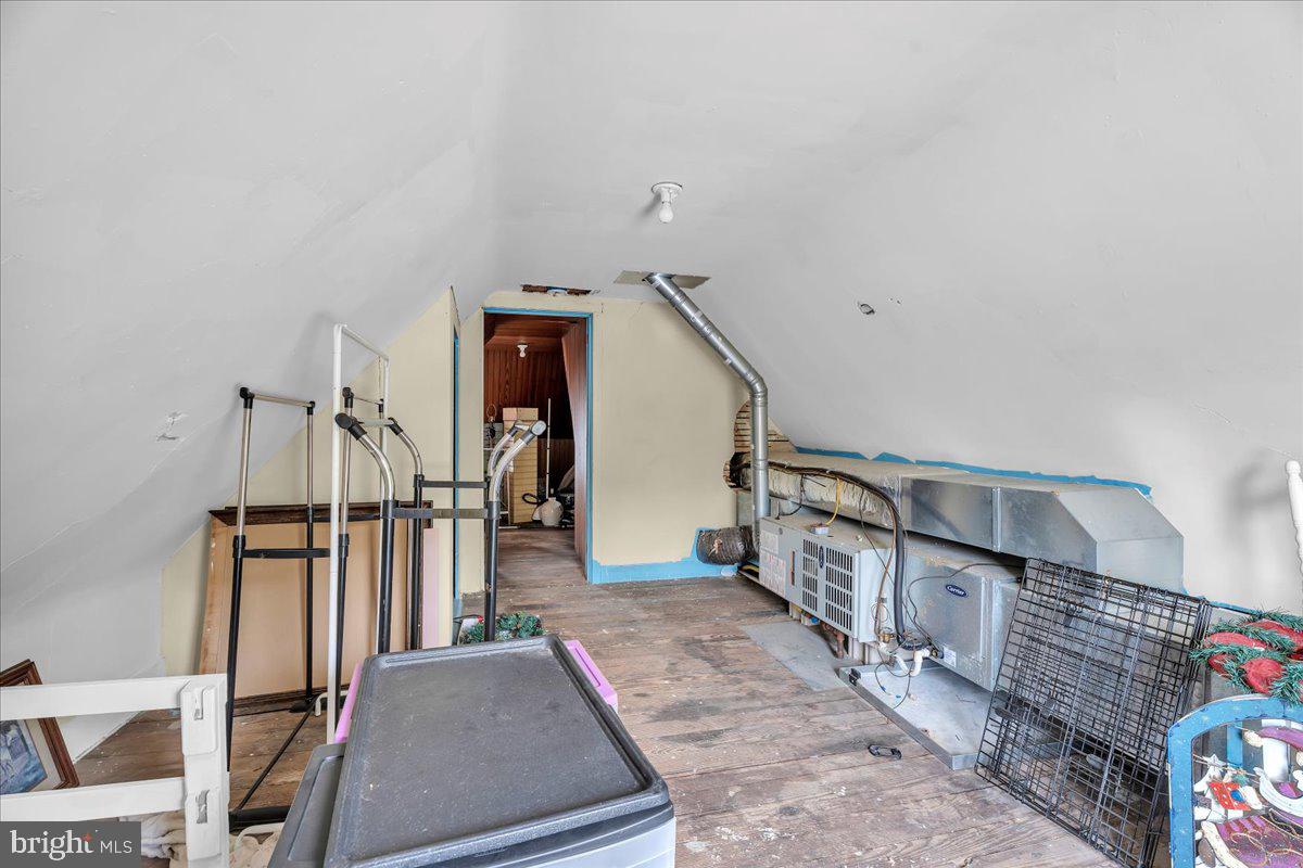 211 South Main Street Elmer, NJ 08318 - Photo 21 of 24 a view of entryway and hall