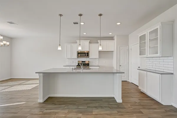 $2,500 | 6846 Termino Lane, Rosharon, TX 77583