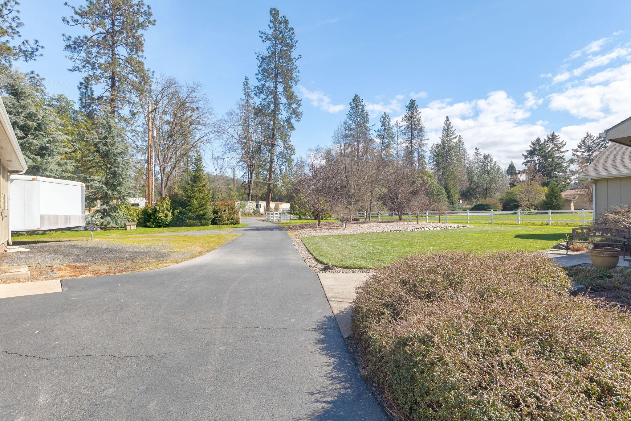 9547 Old Stage Road Central Point, OR 97502 - Photo 29 of 52 29-web-or-mls-9547-old-stage-rd