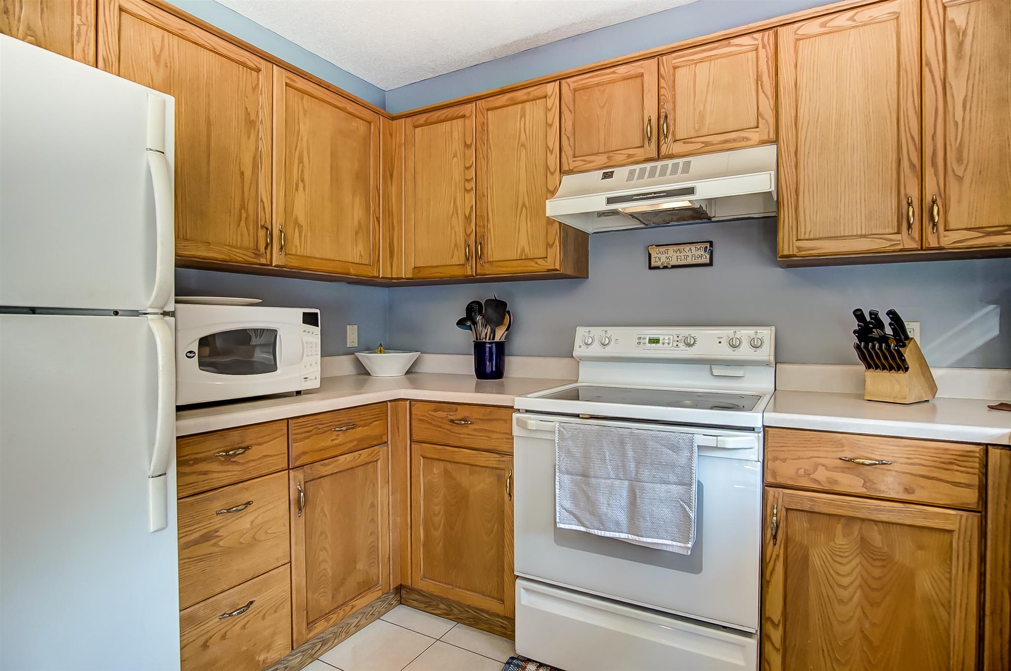12902 Indiana Street Grabill, IN 46741 - Photo 14 of 34 Gallery Image 14