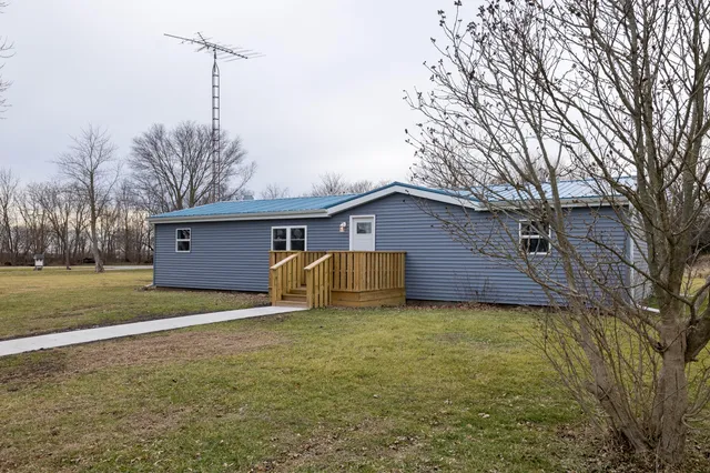 $209,000 | 306 South Chestnut Street, Earl Park, IN 47942